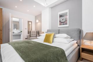 Venetian House Market Square Aparthotel - 3