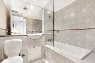 Surry Hills Modern One Bedroom Apartment -GOUL - Sydney - 3
