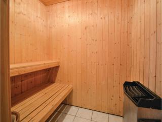 Four-Bedroom Holiday Home In Tarm - Tarm - 9