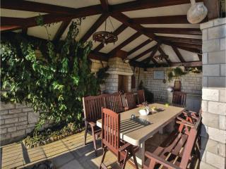 Awesome Apartment In Piran With Wifi - 2