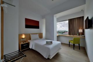 Whiz Prime Hotel Sudirman Pekanbaru - 8