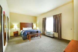 Baymont by Wyndham Grand Forks - 9