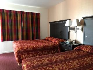 Townhouse Motel - Weed - 4
