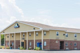 Days Inn by Wyndham Amherst - Amherst - 1