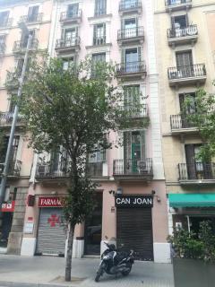 Romantic Barcelona Apartment - 1