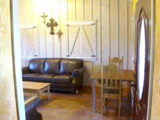 Breezy Hills Cottages - Moonlight Cottage - Fredericksburg - 5