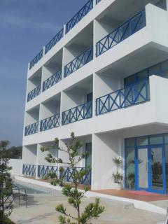 Bay Villa Hall - 3