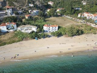 Pano sto Kyma Studios - Plomarion - 9