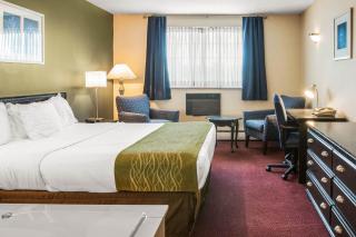 Rodeway Inn - 4