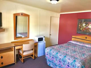 Travelers Inn Motel - Salem - 5