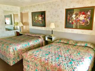 Travelers Inn Motel - Salem - 1