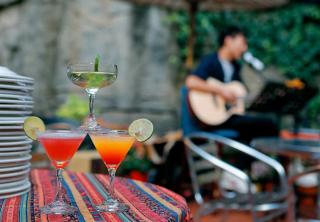 Kunming Upland International Youth Hostel ,near the city center ,2 mins walk to the subway, 2 mins walk to the Green Lake, Close to Yuan tong Temple, Old street, Yunnan University, convenient payment and visa cards are accepted - 1