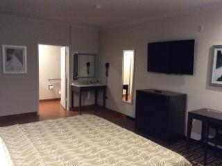 Regency Inn & Suites- NW Houston - 4