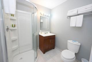 Wasaga Riverdocks Hotel Suites - 5