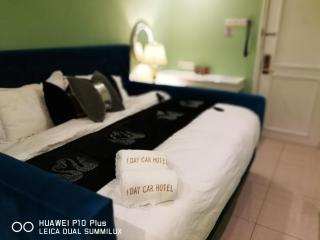 1 Day Car Hotel Station 18 - 6