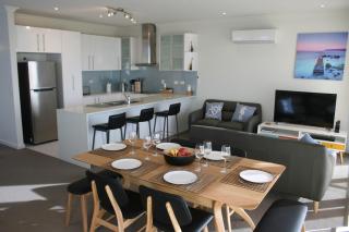 Penneshaw Oceanview Apartments - 7