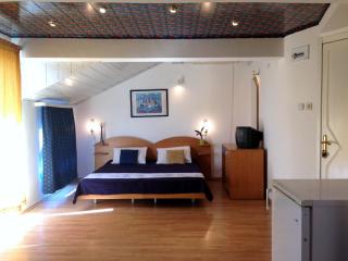 Lira Sto Apartments - 2