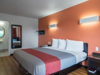 Motel 6-Columbus, OH - OSU - 4