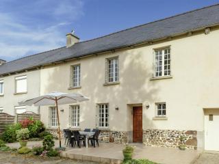 Inviting holiday home with garden - Lanrelas - 6