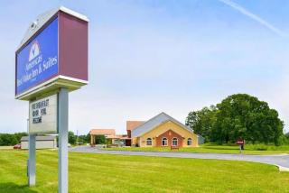 Super 8 by Wyndham Lake of the Ozarks - 3