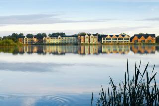 De Vere Cotswold Water Park Apartments - 0