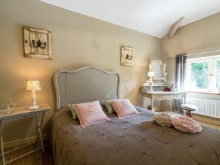 Spacious Cottage with Backyard and Large Garden - Bellefontaine - 6