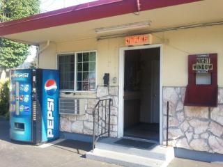 Aaron Motel - Portland - 8