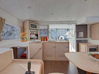 White Sails Yacht Sunrise - Singapura - 0