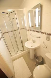Gateway Hotel - Newport - 3