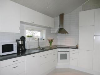 2 Bedroom Lovely Home In Ängelholm - Norra Varalöv - 1