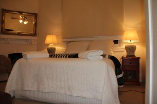 Mentor Chambers Apartment Bed & Breakfast - West Wyalong - 3