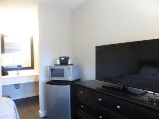 Brio Beach Inn - Traverse City - 3