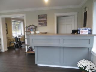 Brio Beach Inn - Traverse City - 7