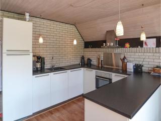 Two-Bedroom Holiday Home In Vaggerlose - 1