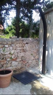 D HOUSE authentic Zlarin house, relaxing courtyard and terrace - Zlarin - 4