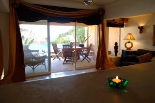 Apartamento com Piscina - 1