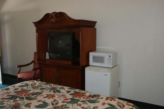 HWY Express Inn and Suites - Thatcher - 1