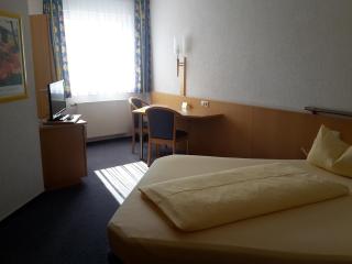 Motel Am Highway - Althengstett - 2