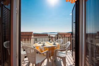 Apartment Petra - Brodarica - 0