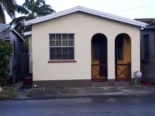 Darrel Cot Beachfront Cottage - Saint Peter - 8