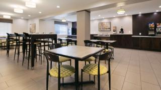 Best Western Harvest Inn & Suites - Grand Forks - 5