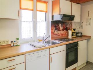 2 Bedroom Awesome Home In Zingst - 1