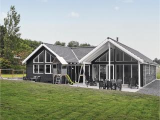 6 Bedroom Beautiful Home In Tranekær - Hou - 9