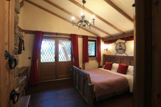 Warwick Castle Hotel & Knight's Village - Warwick - 2