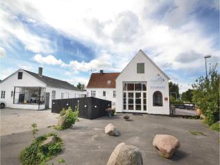 Ten-Bedroom Holiday Home In Glesborg - 9