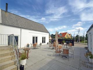 Ten-Bedroom Holiday Home In Glesborg - Glesborg - 6