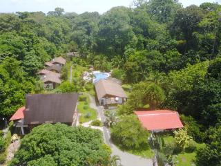 Hotel Suizo Loco Lodge & Resort - Cahuita - 1