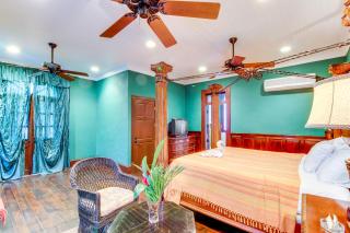 Colonial Suite @ Mahogany Hall - San Ignacio - 1