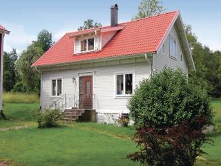 3 Bedroom Lovely Home In Orrefors - Orrefors - 9