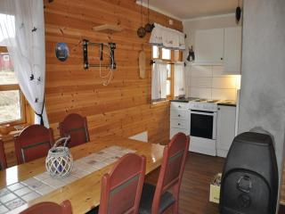 Stunning Home In Bøstad With Wifi - 3